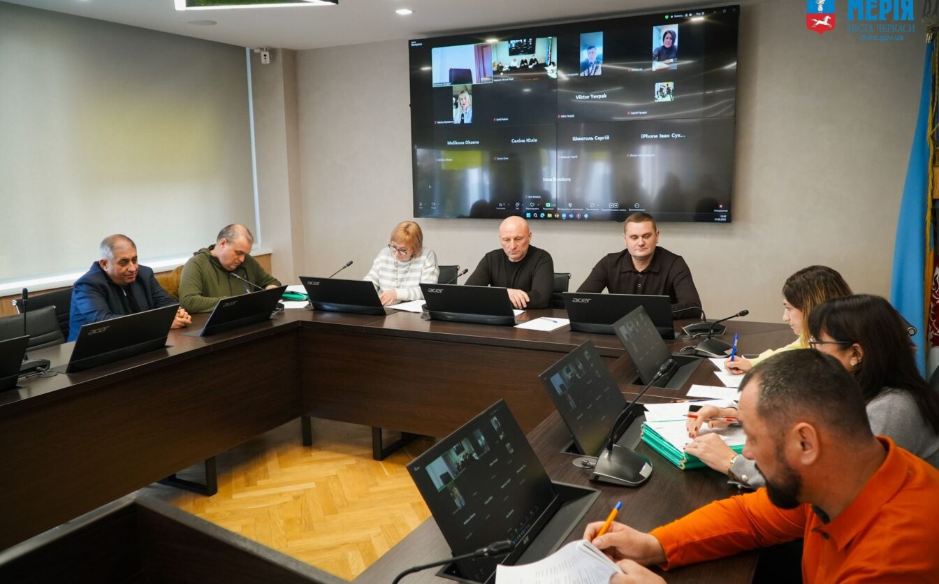 Одне з комунальних підприємств Черкас закупить 20 пікапів для ЗСУ