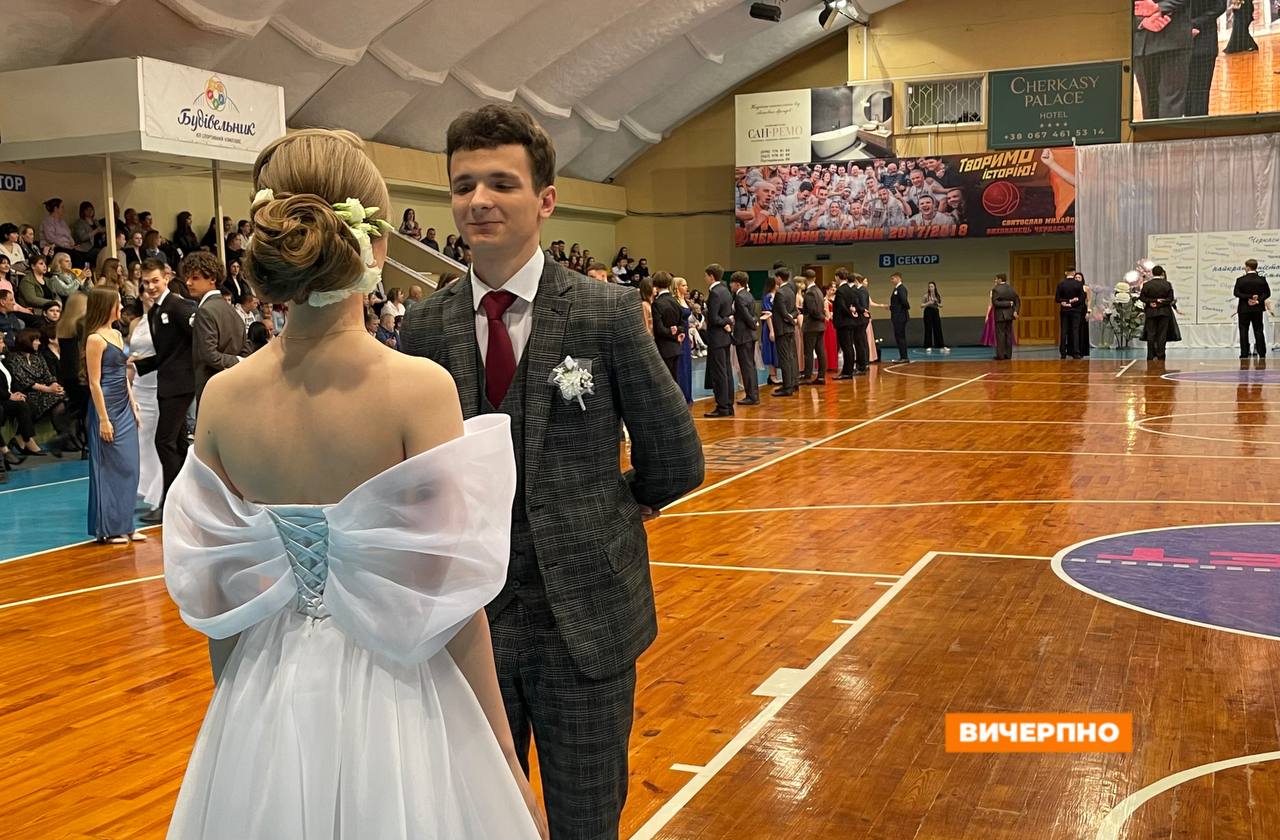 У Черкасах відбувся благодійний бал (ФОТО, ВІДЕО)