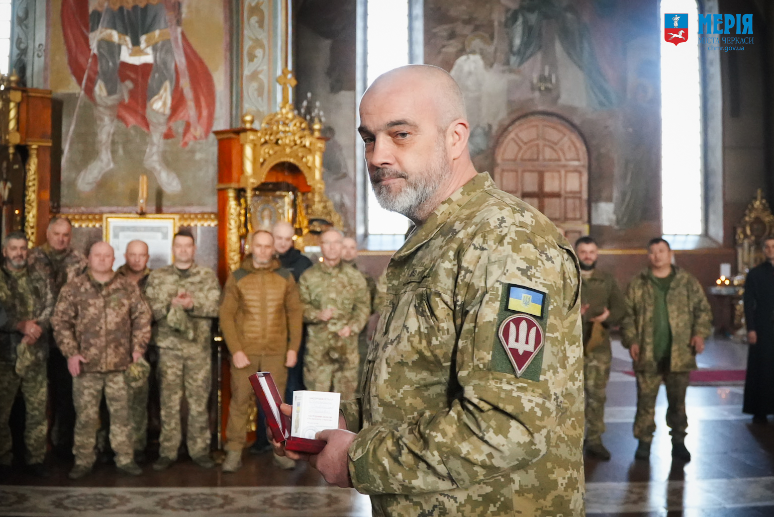 Добровольця з Черкас нагородили нагрудним знаком «За мужність і героїзм» (ФОТО)
