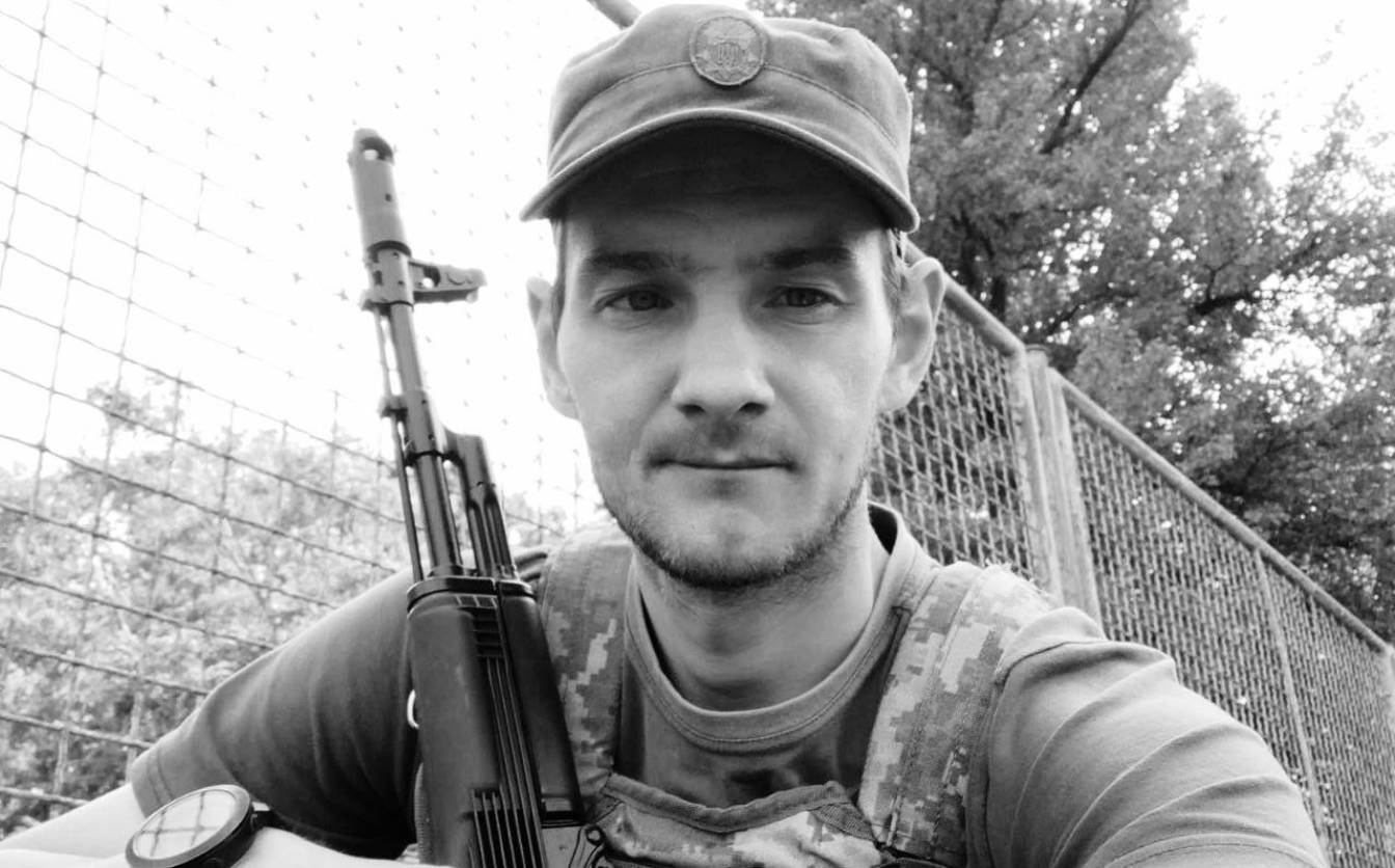 Серце героя зупинилося назавжди: у Черкасах провели в останню путь захисника