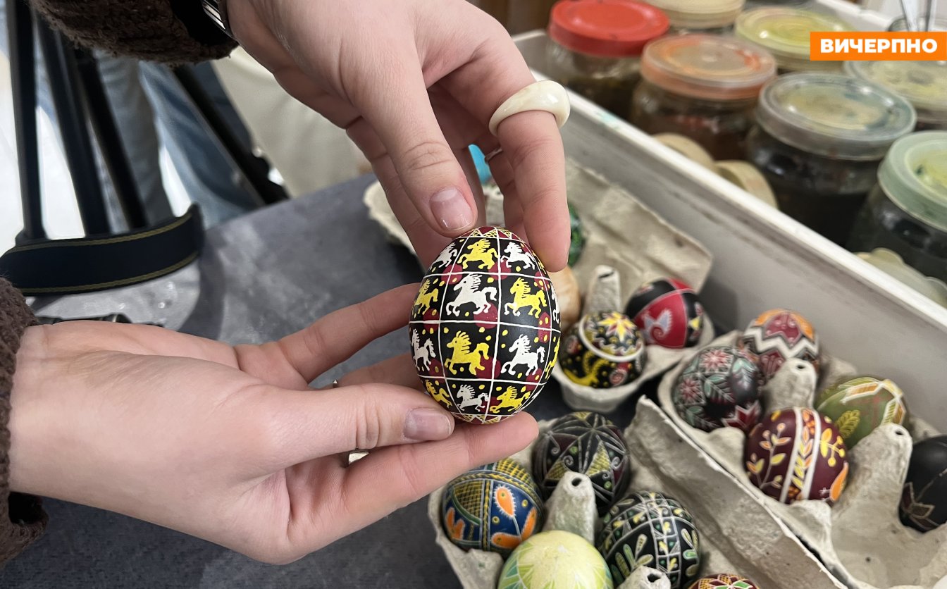 Черкасців запрошують на майстер-класи з писанкарства
