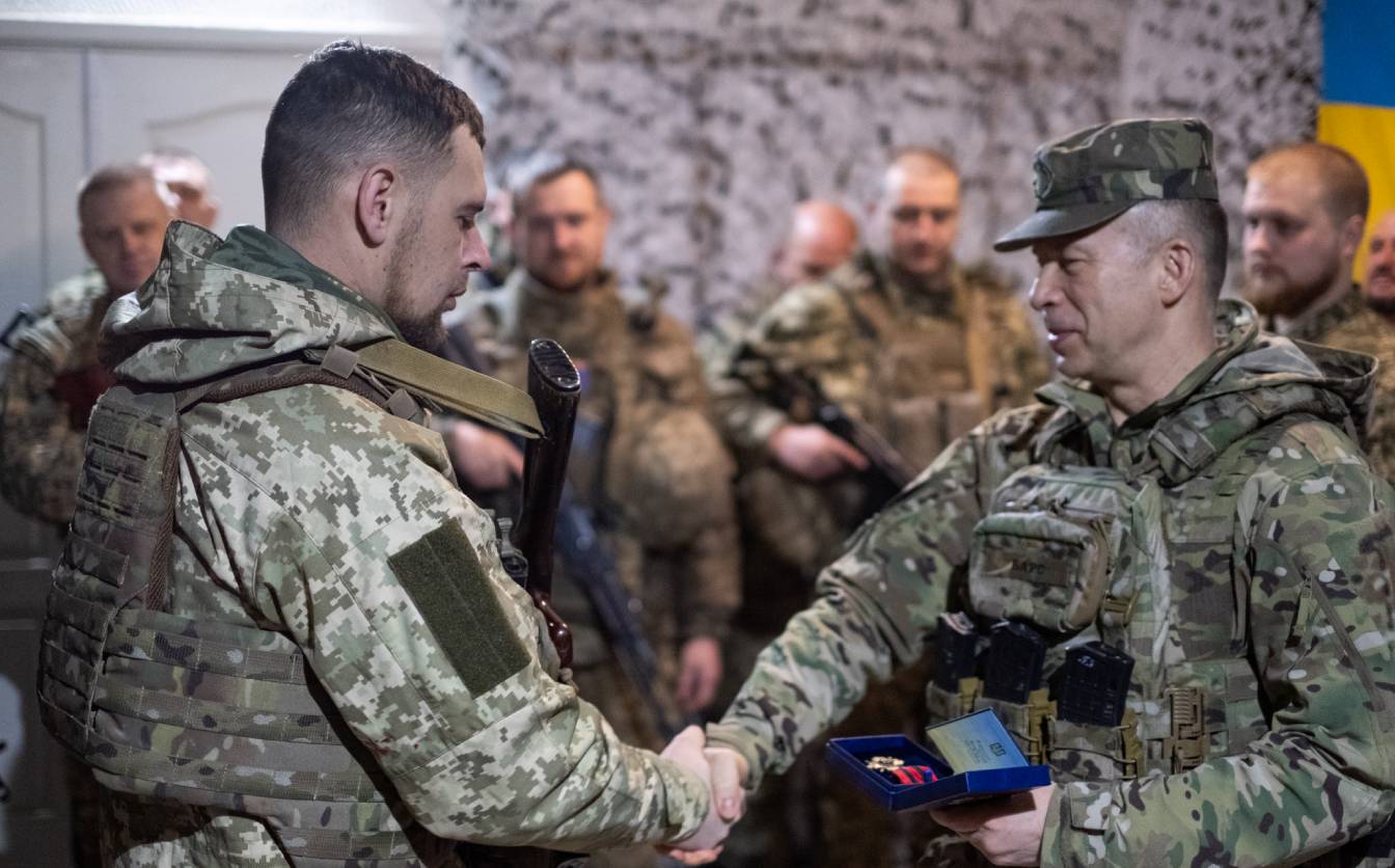 За успішне виконання бойових завдань черкащанин нагороджений “Золотим хрестом”