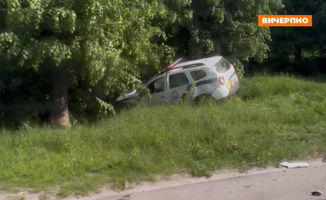 У Каневі сталася ДТП за участі поліцейської автівки (ВІДЕО)