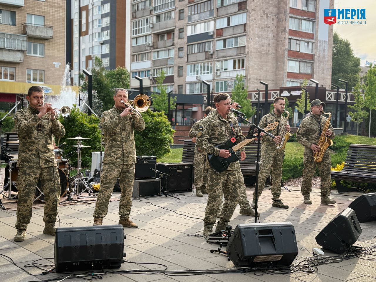 Військовий оркестр виступив у центрі Черкас