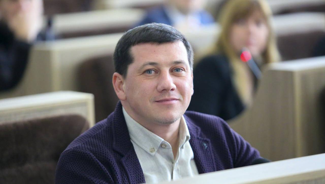 Депутат ЧМР змінив комісію