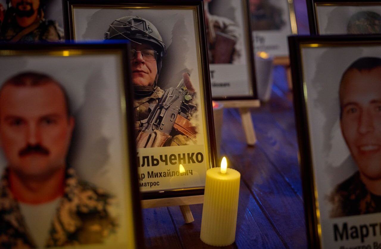 “Пам’ять робить нас сильнішими”: відбулося вшанування черкащан, які віддали життя за Україну (ФОТО, ВІДЕО)