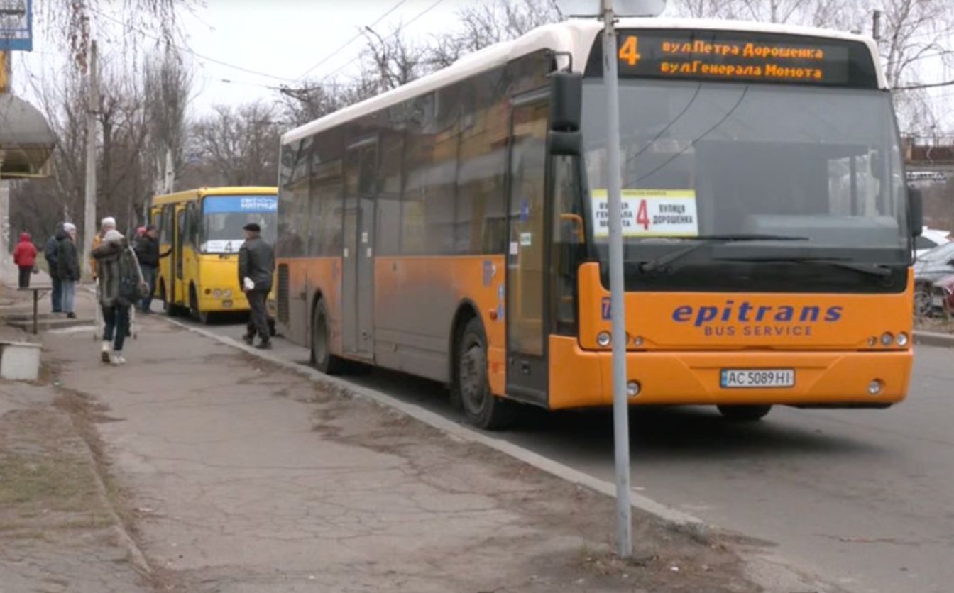 У Черкасах приватний перевізник, імовірно, незаконно збирає кошти з пасажирів