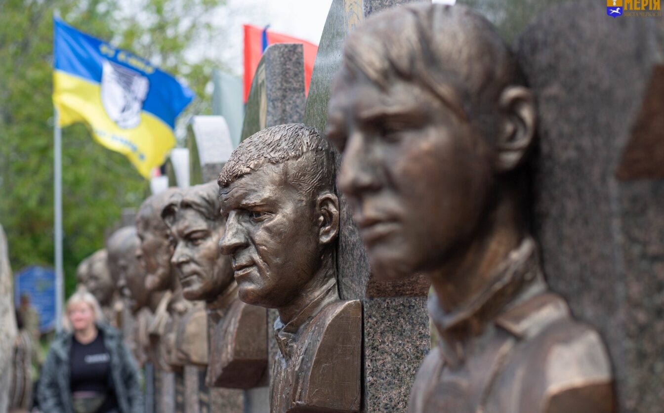 У Холодному Яру відкрили шість нових меморіалів