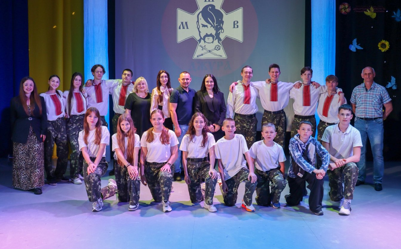 350 учнів черкаських шкіл взяли участь у військово-патріотичній грі «Сокіл»