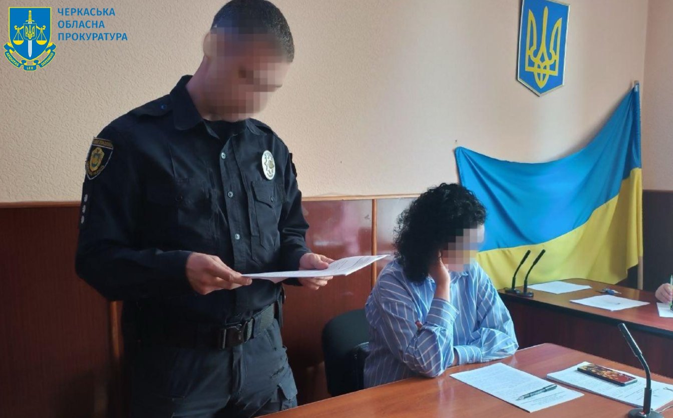 Трьох черкащан, які напали на ТЦК, взяли під варту. Жінка – під домашнім арештом