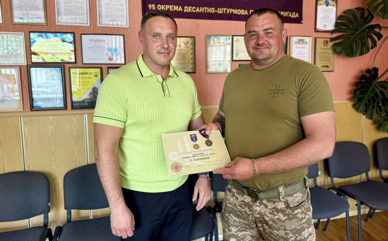 Захисника із Черкащини нагородили відзнакою Міністра оборони України