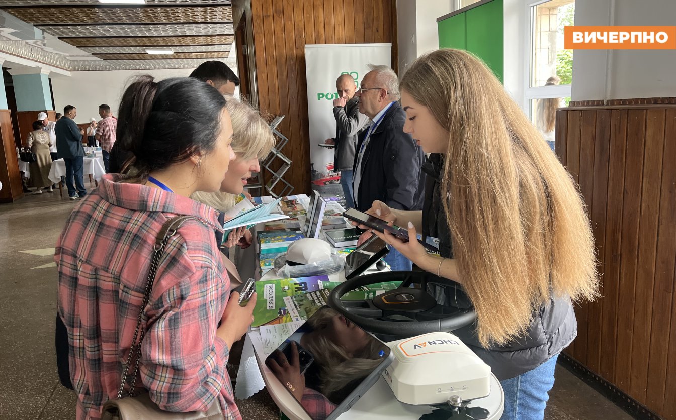 Аграрії Черкащини обговорили нові виклики та технології в умовах війни і змін клімату (ФОТО, ВІДЕО)