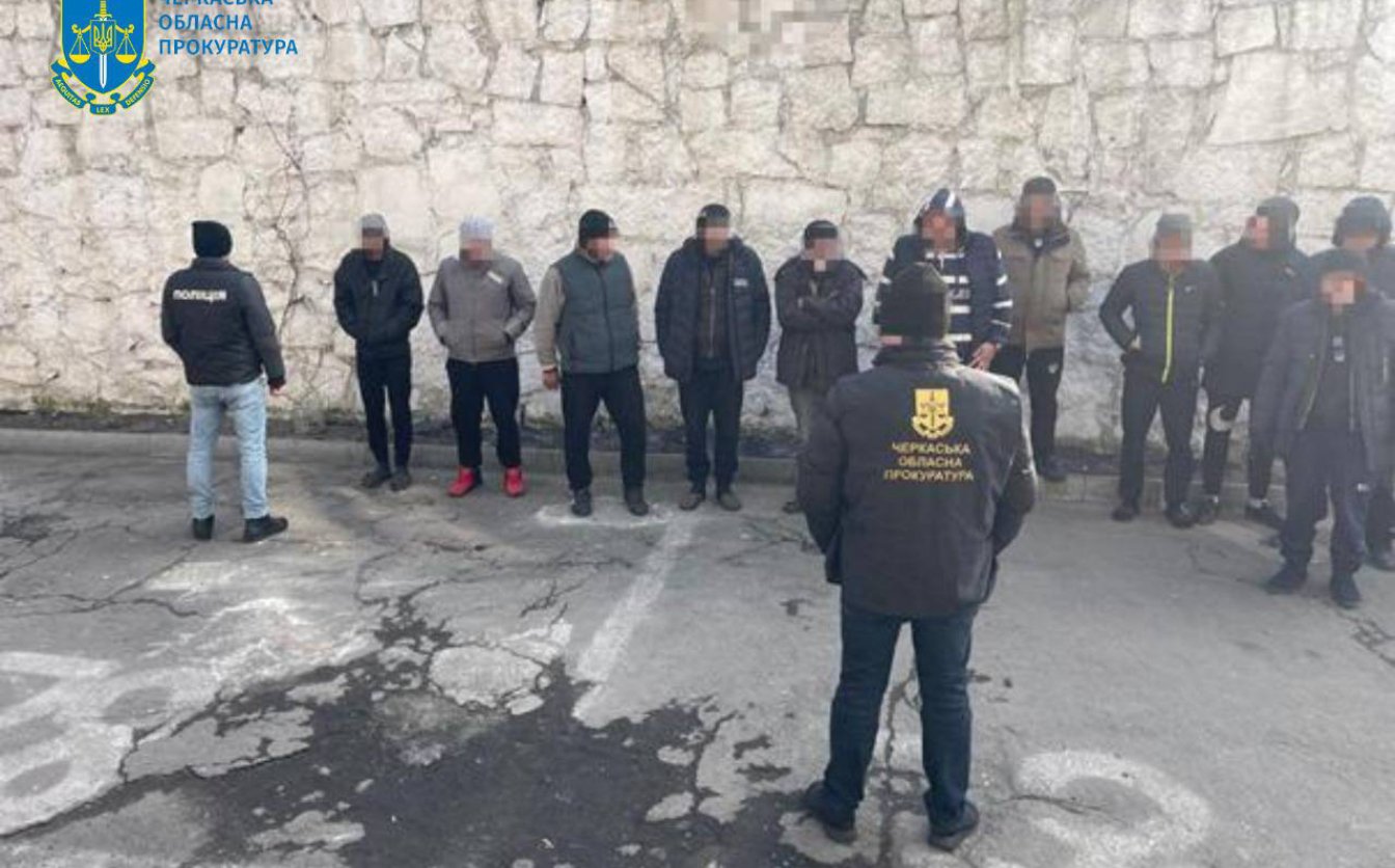 Четверо засуджених шахрайським шляхом заволоділи коштами військових