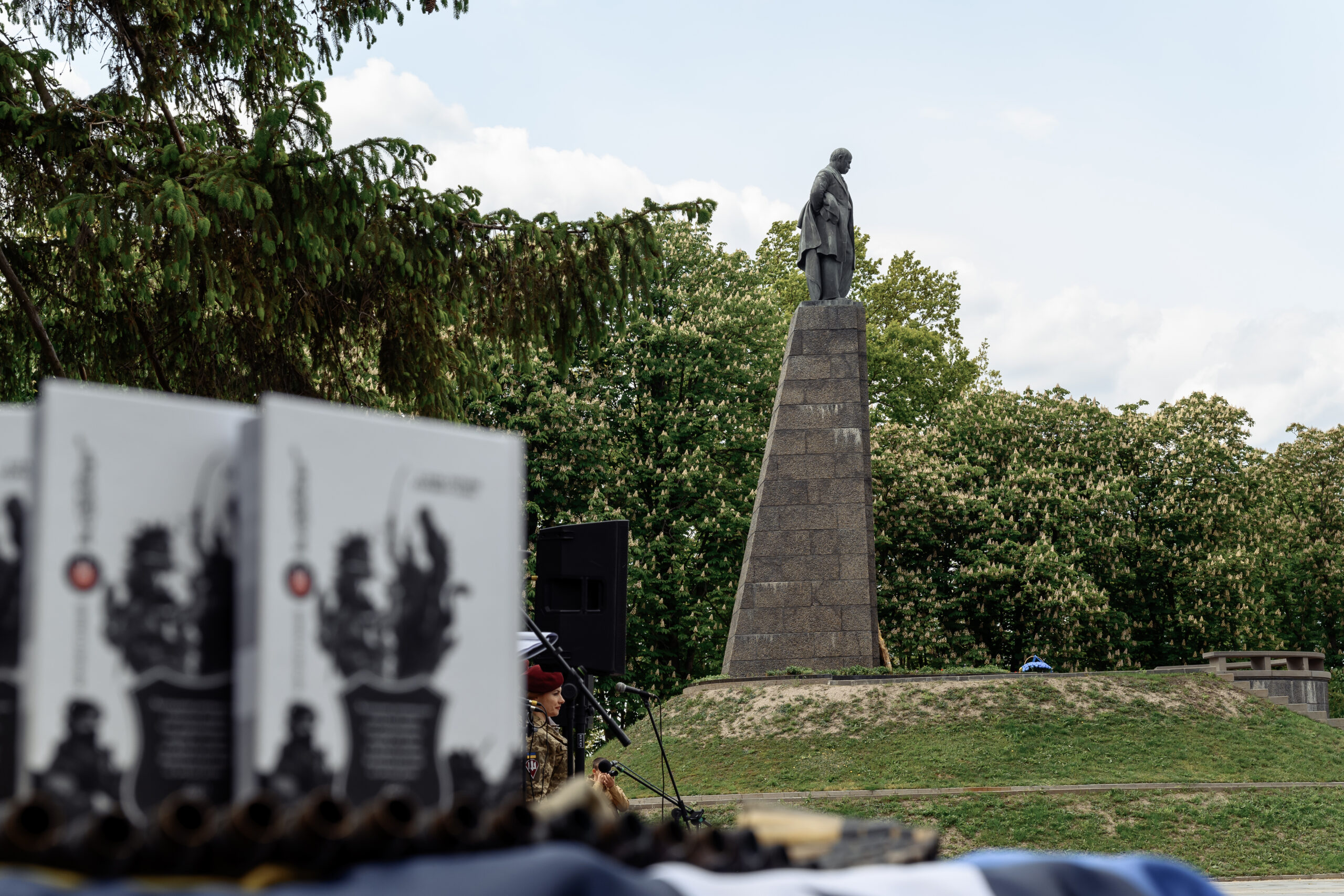 “Фронтовий Кобзар”: у Каневі презентували унікальну книгу про війну (ФОТО, ВІДЕО)