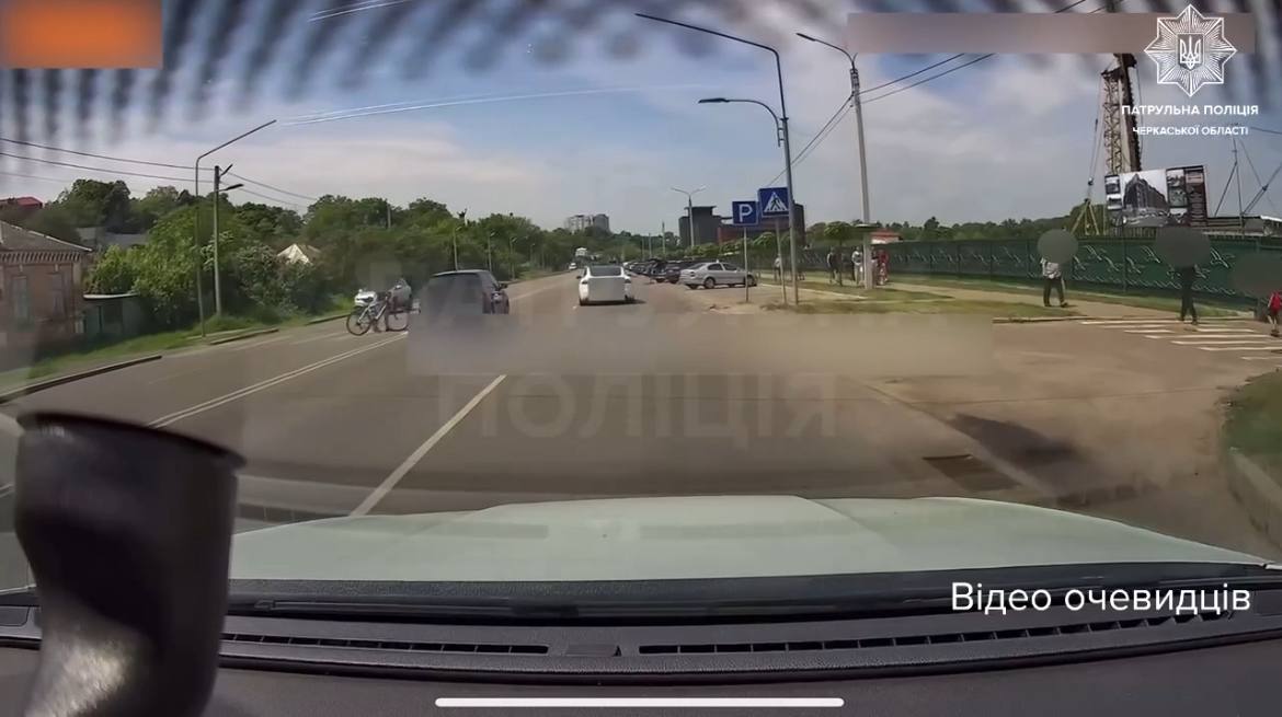 Водіїв, які не надали перевагу в русі пішоходу в Черкасах, розшукали патрульні (ВІДЕО)