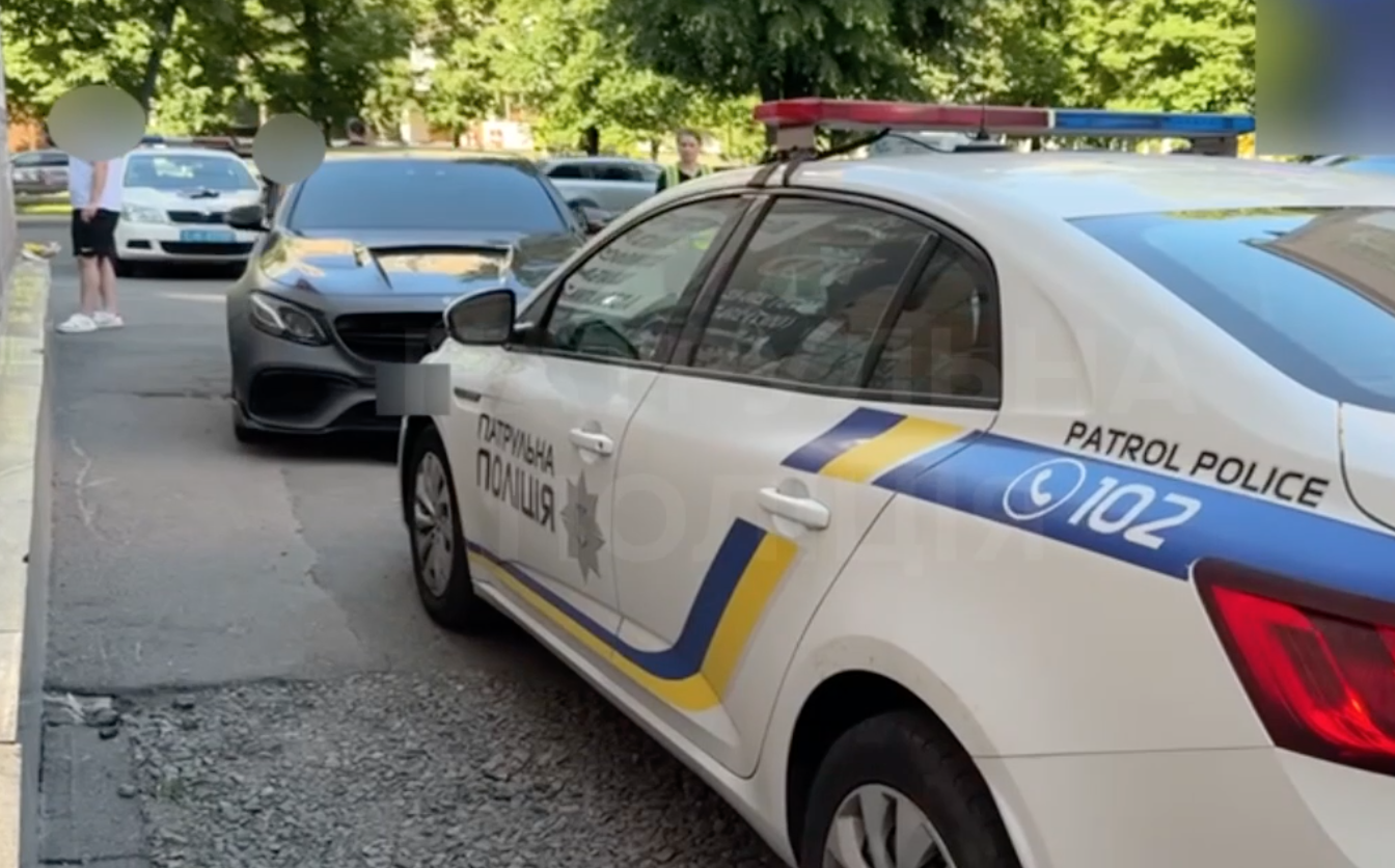 20 разів перевищував швидкість: у Черкасах арештували “мерседес”