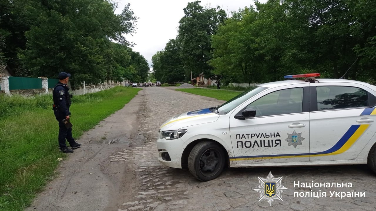 Чоловік, якого розшукувала поліція за вбивство на Черкащині, застрелився під час перемовин із правоохоронцями (ФОТО)