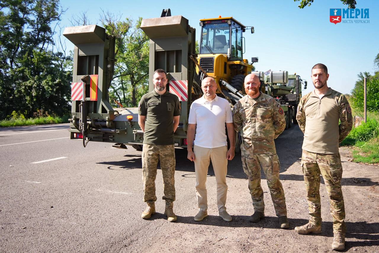Черкаси вчергове передали техніку для військових