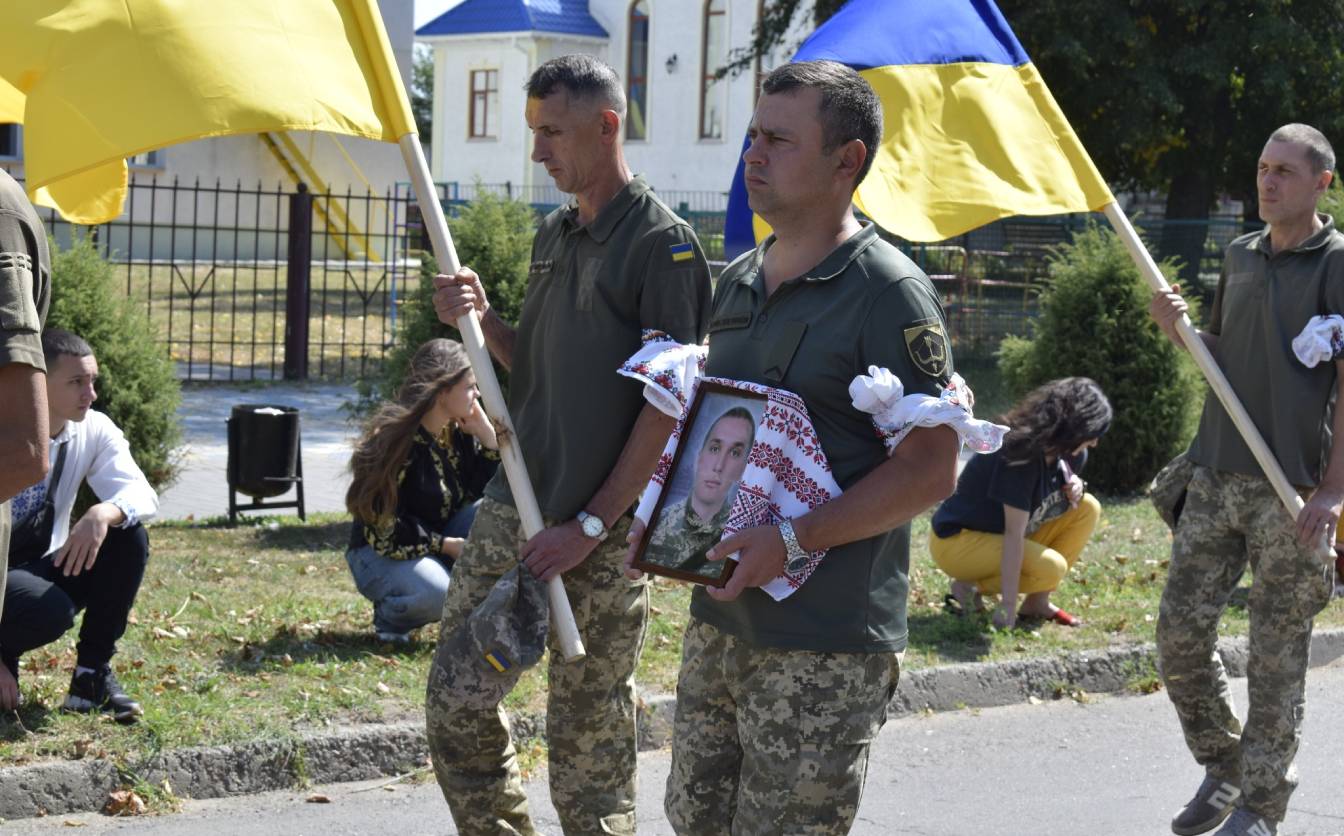 Серце зупинилося назавжди: Черкащина попрощалася із відданим сином України