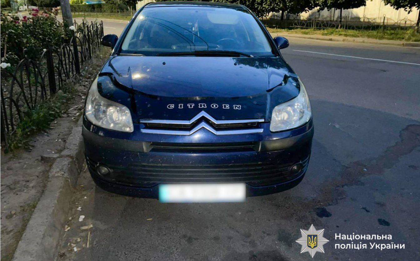 Жінка в лікарні: у Черкасах водій наїхав на пенсіонерку