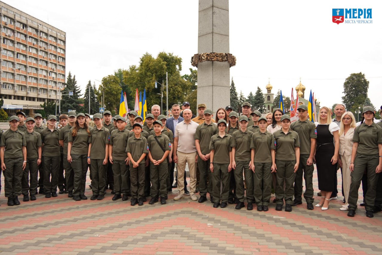 У Черкасах відбулося відкриття ліцею з посиленою військово-фізичною підготовкою імені Захисників України (ФОТО, ВІДЕО)