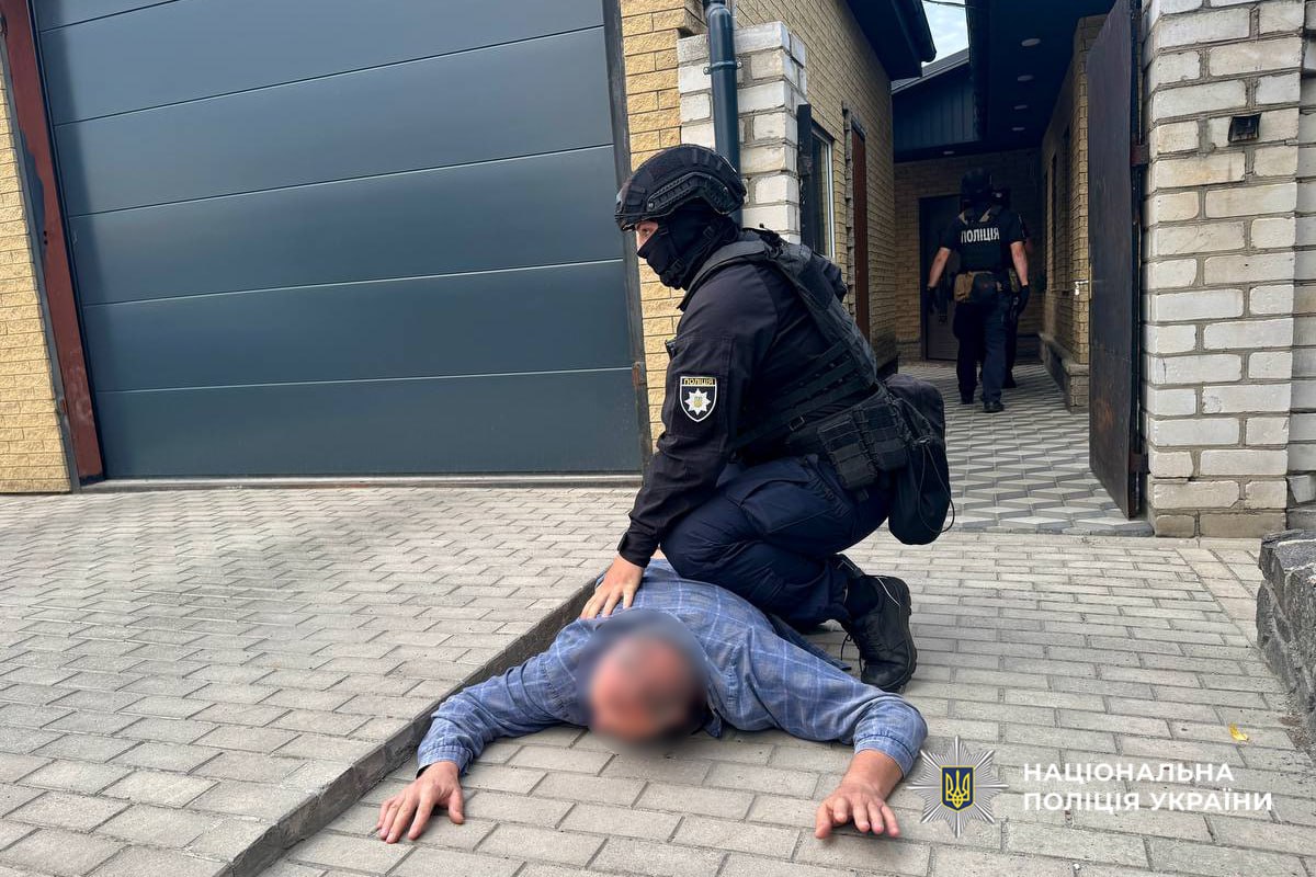 У селі на Черкащині чоловіки налагодили схему збуту наркотиків (ФОТО, ВІДЕО)