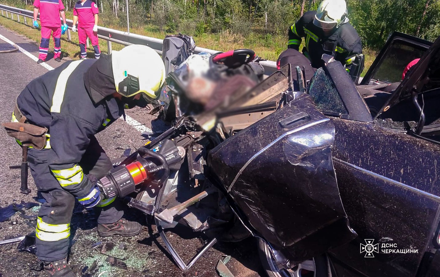 Поблизу одного з сіл Черкащини сталася ДТП: троє людей загинули (ФОТО, ВІДЕО)