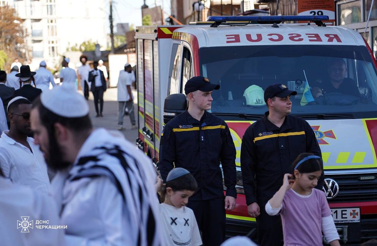 Паломники-хасиди в уманській квартирі розводили відкритий вогонь