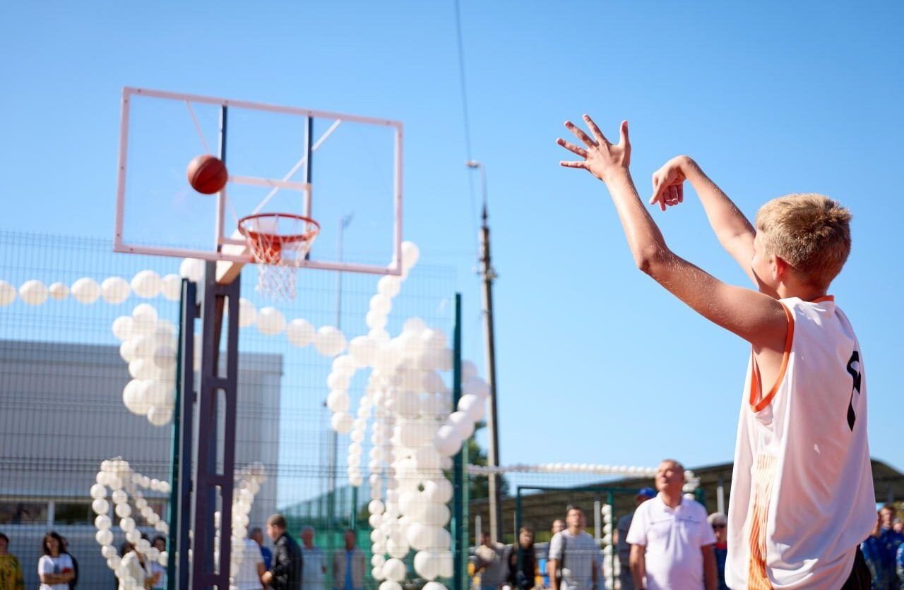 На Черкащині з’явився новий баскетбольний майданчик