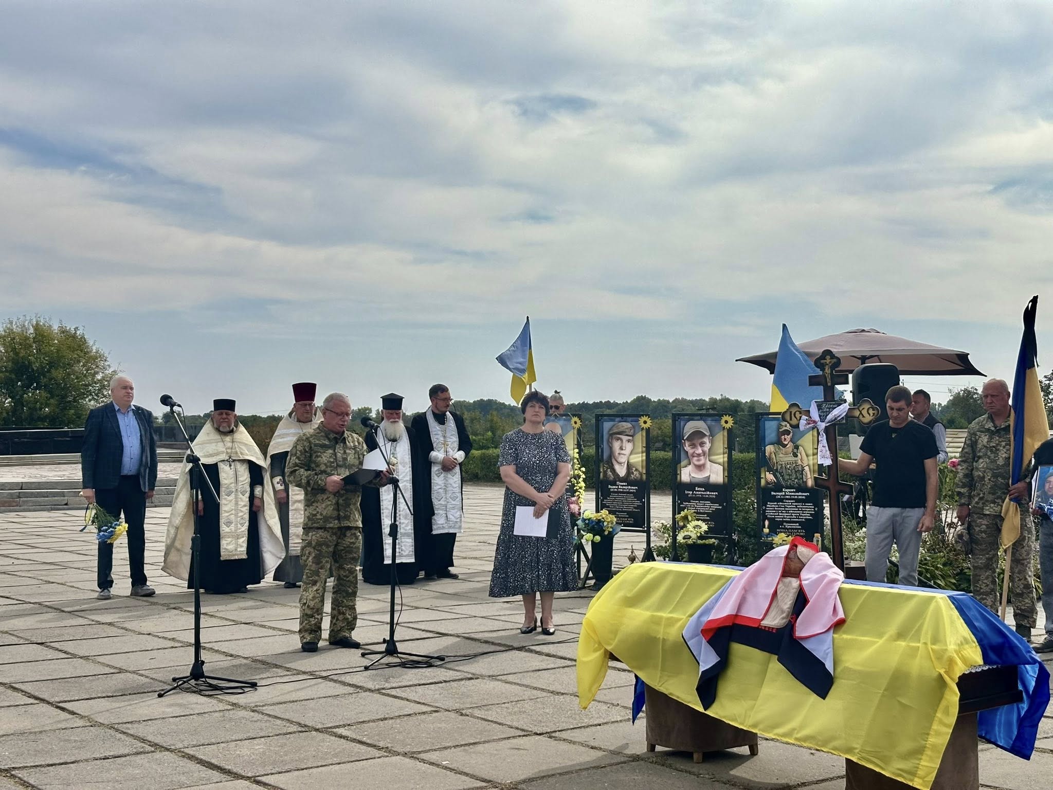 Життя, сповнене радощами, обірвала війна: Чорнобаївщина простилася з Героєм (ФОТО)