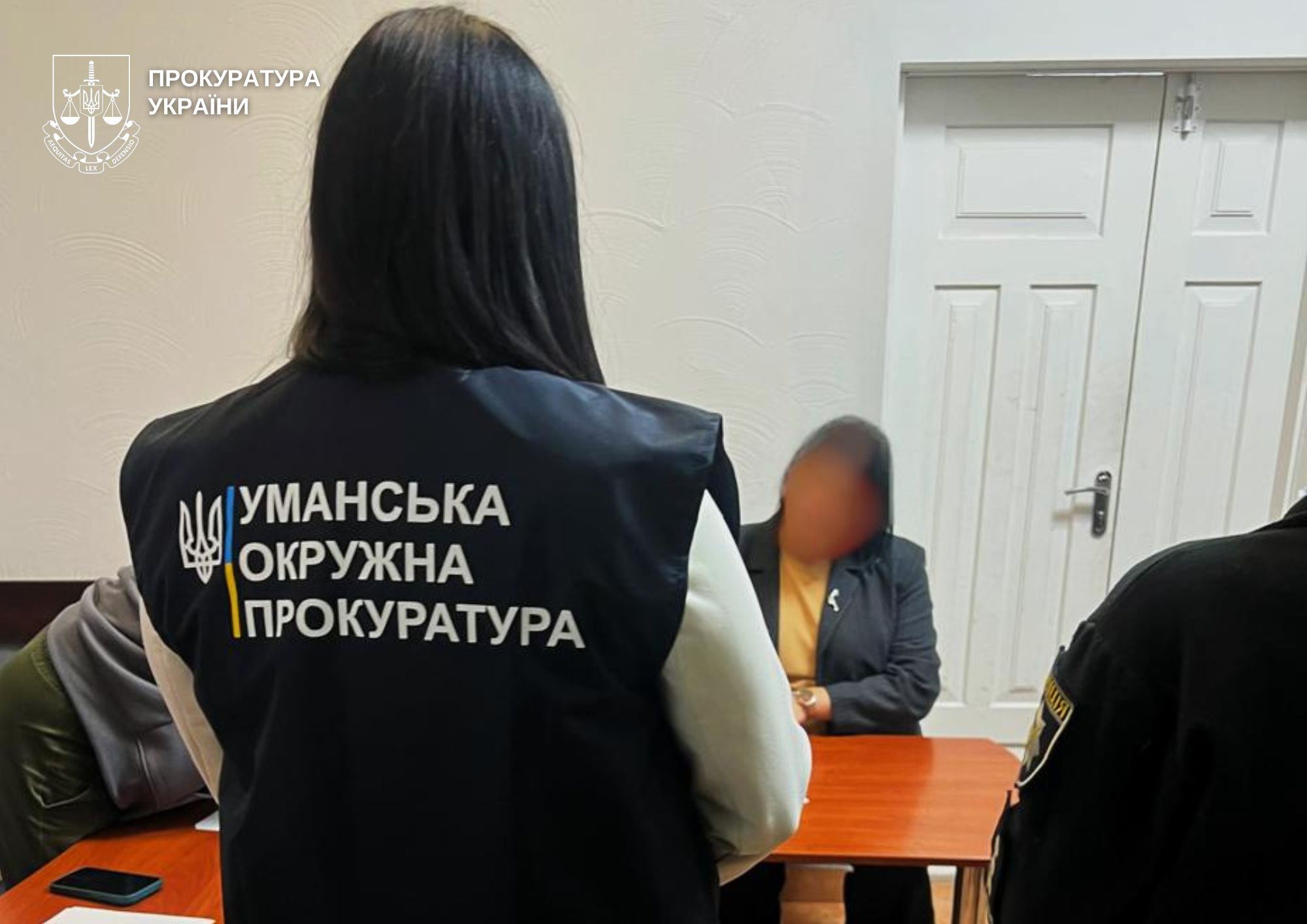 Дев’ятьом черкащанам повідомлено про підозру за хабарі та збитки державі