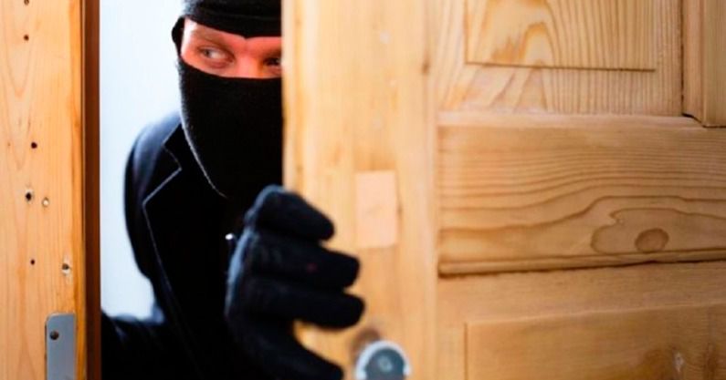 Поліція затримала в Черкасах чоловіка, який обікрав сусіда по кімнаті