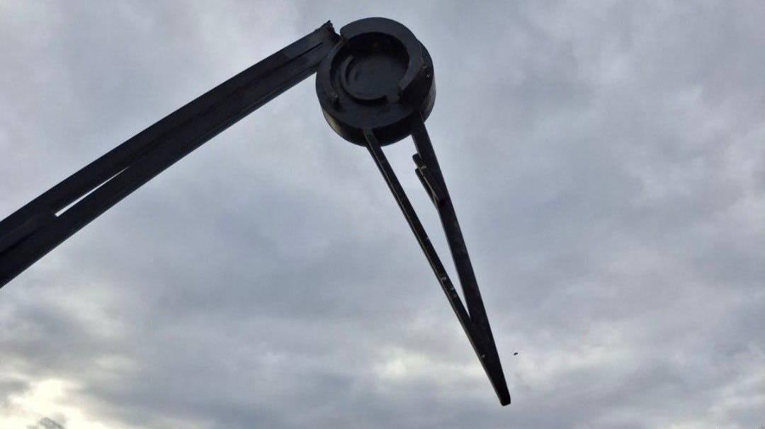 Невідомі пошкодили сонячного годинника в Долині троянд