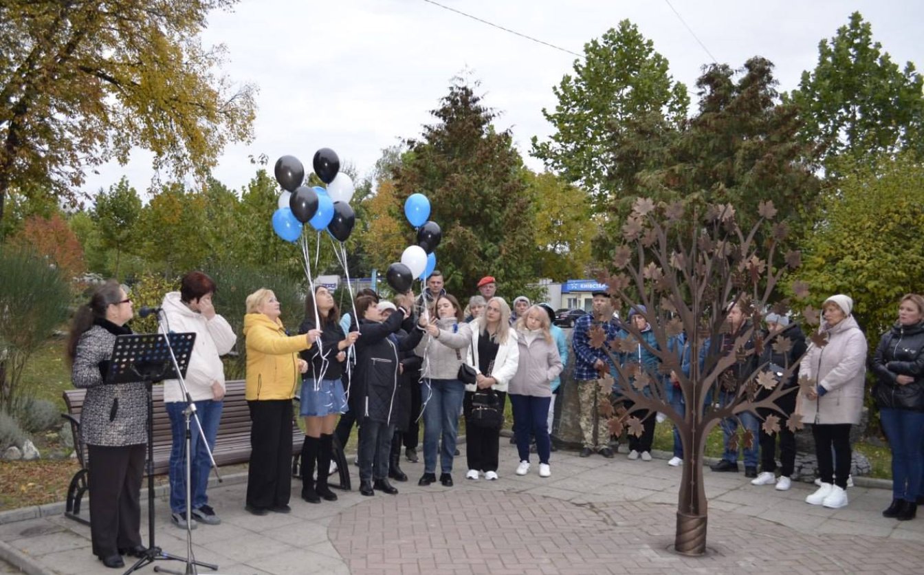 У центрі Звенигородки зʼявилося “Дерево надії”