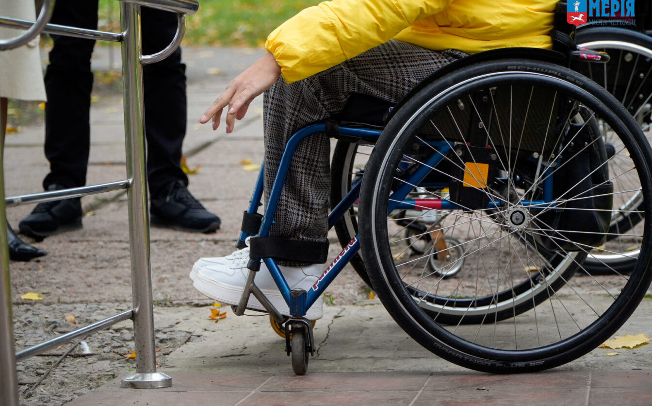 Безбар’єрність шелтеру для ВПО перевірили в Черкасах
