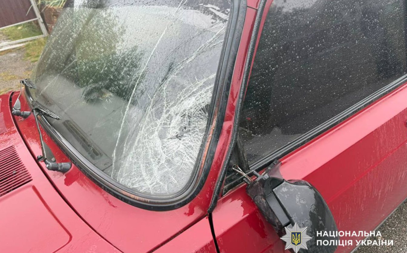 На Звенигородщині водій збив чоловіка, той у лікарні