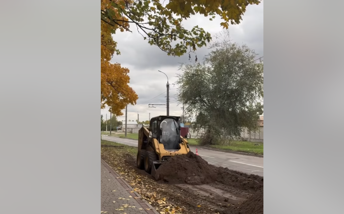 Біля одного з училищ Черкас готують нову стоянку