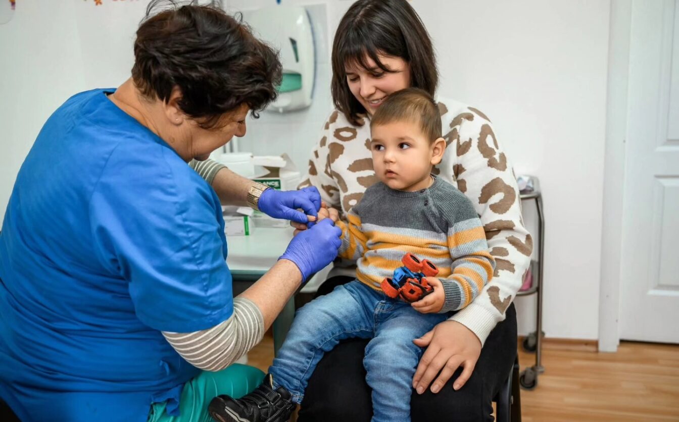 Команда “Охматдиту” обстежила понад 300 маленьких пацієнтів у Каневі