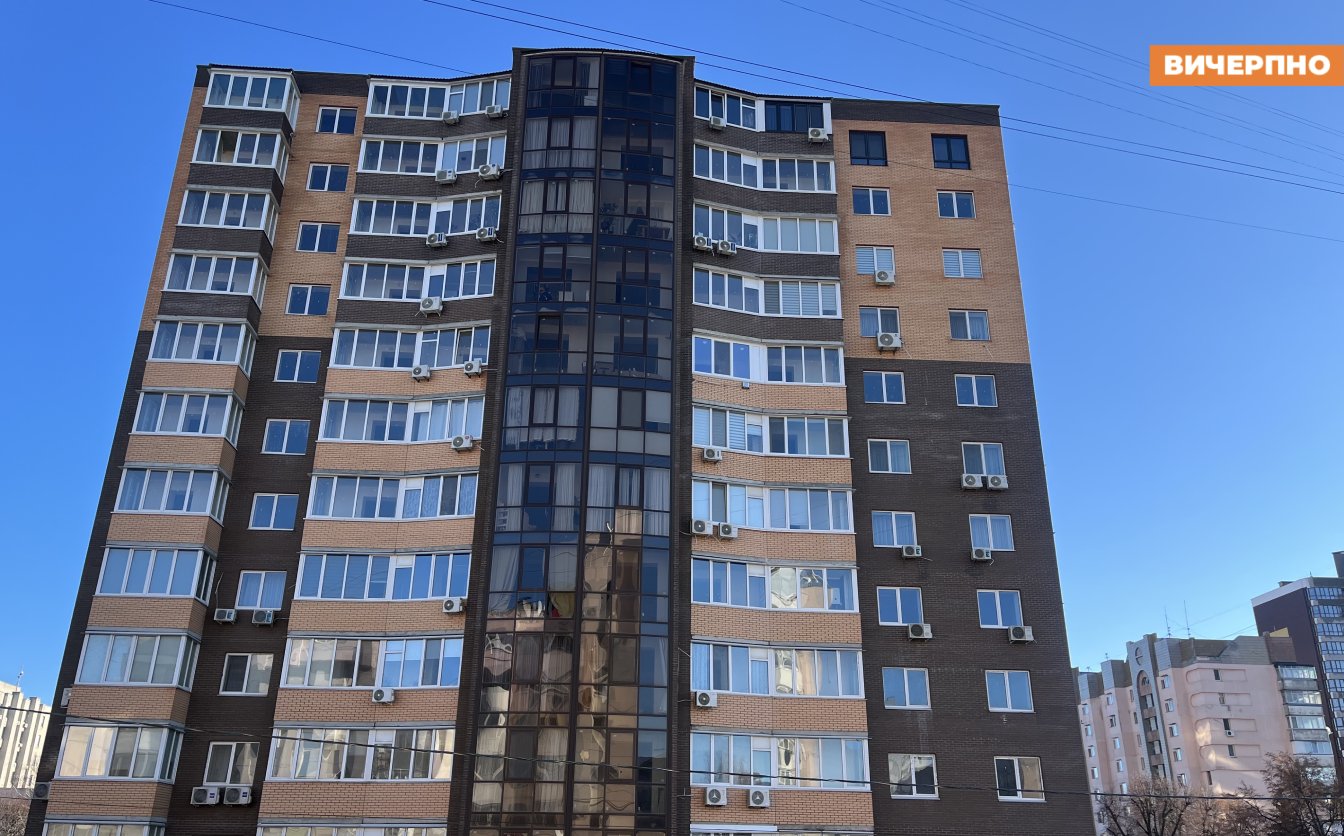 Жителі однієї з багатоповерхівок Черкас просять не вимикати їм світло