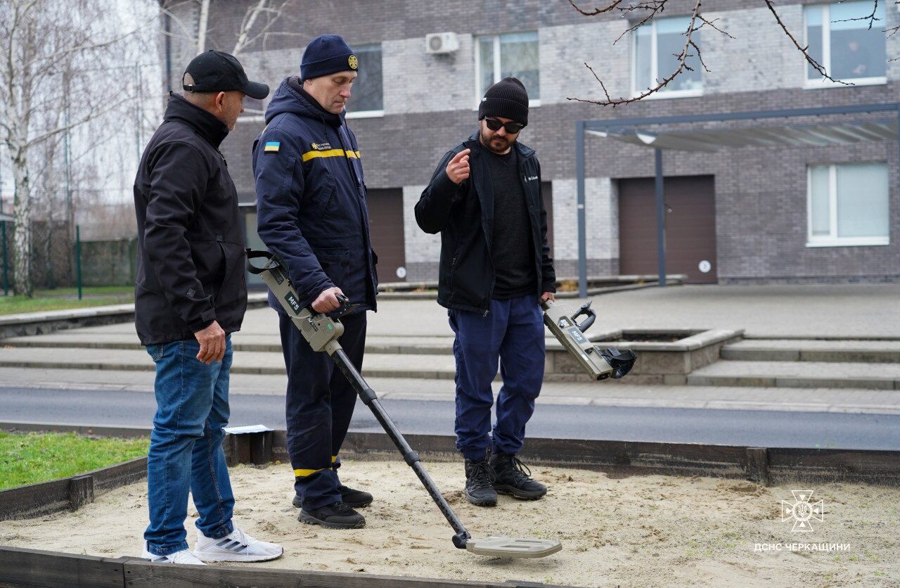 У Черкасах для фахівців відбулися навчання по ремонту та обслуговуванню металошукачів