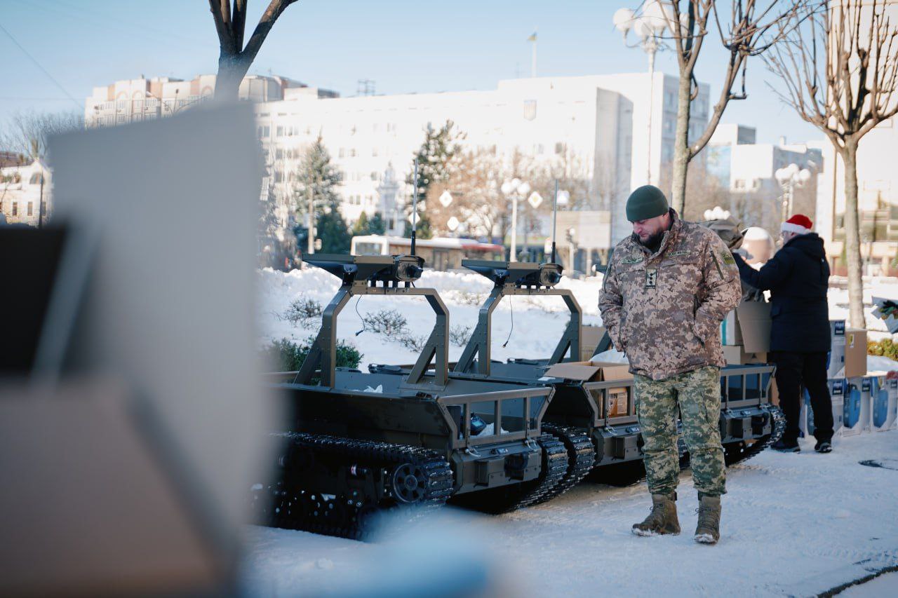 Для підрозділів, у яких служать черкащани, передали підсилення