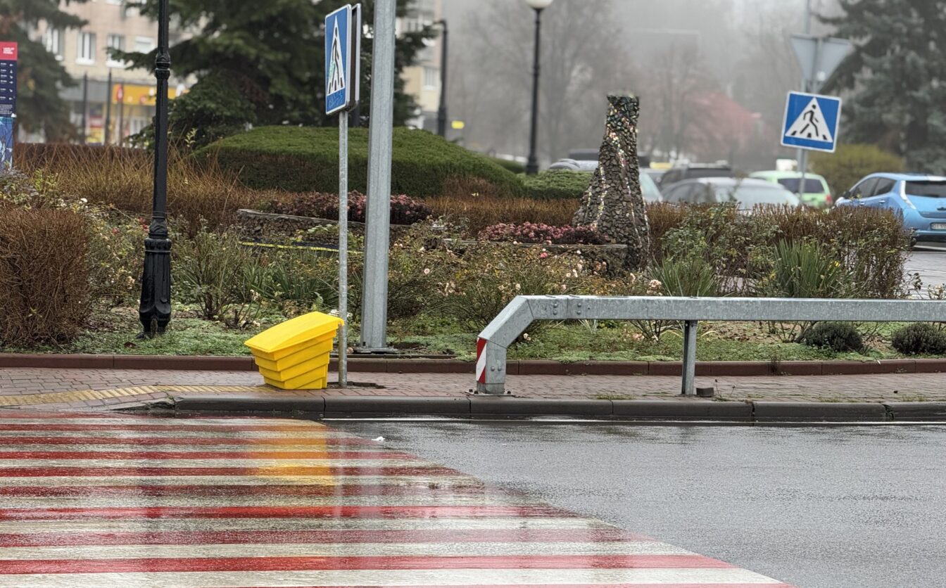 На вулицях Канева з’явилися контейнери для протиожеледної суміші