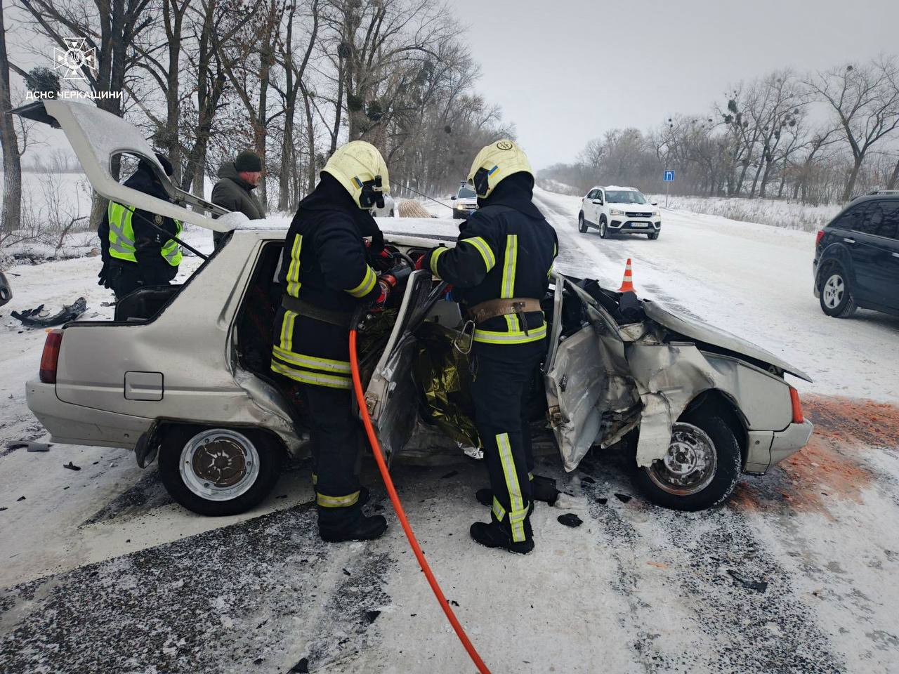 Поблизу села на Шполянщині сталася ДТП: відомо про двох травмованих (ФОТО)
