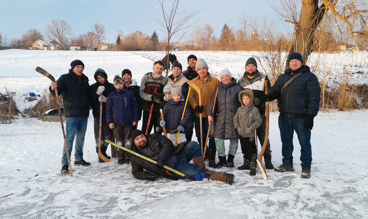 Священник зі Шполянщини організував хокейний турнір