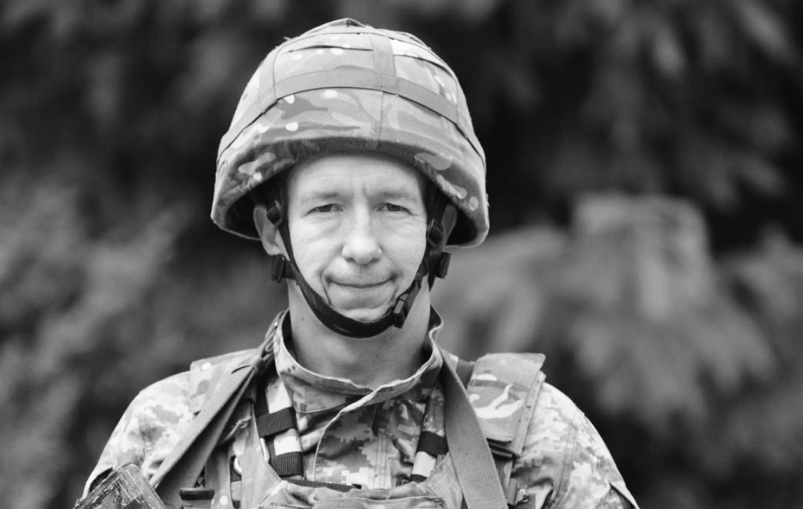 Загинув під час евакуації особового складу: Черкаси провели в останню путь захисника