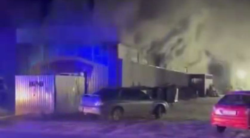 Учора виникла пожежа “шашличного ряду” в Черкасах (ВІДЕО)