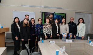 У ЧНУ презентували книгу Аліни Отземко «Чому тато загинув?»