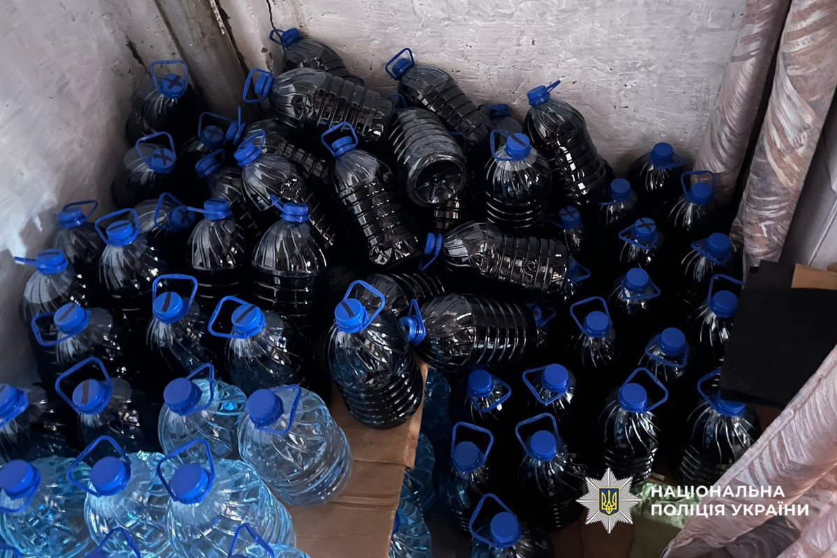 На Черкащині поліція ліквідувала масштабну схему збуту фальсифікованого алкоголю та тютюну