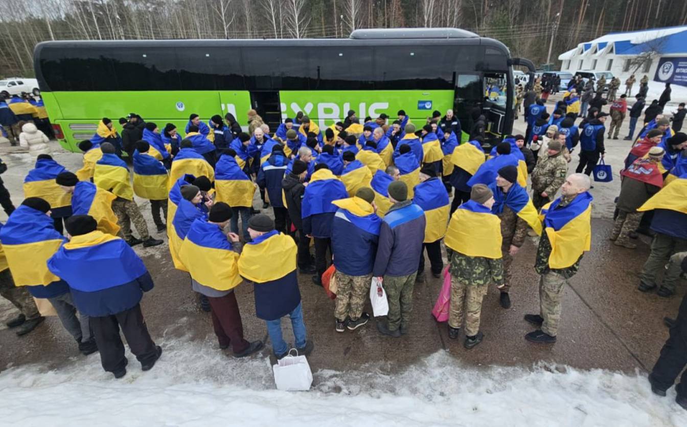 200 українських захисників повернулися з полону