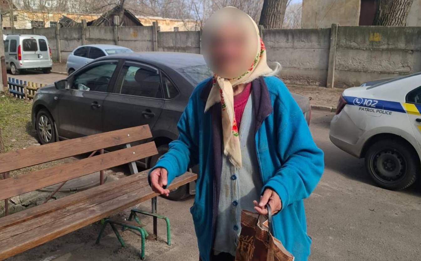 Додому повернули літню жінку, яка загубилася в Черкасах